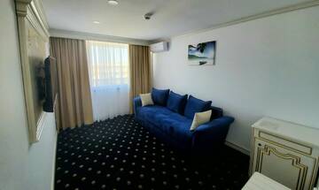 Фото номера Полулюкс Делюкс Отель Hotel Terra г. Нептун 4