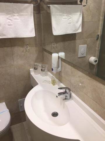 Фото номера Двухместный номер с 1 кроватью Отель Hotel Agora г. Нептун 2