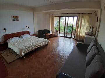 Фото номера Улучшенный двухместный номер с 1 кроватью Отель Hotel Insula г. Нептун 3